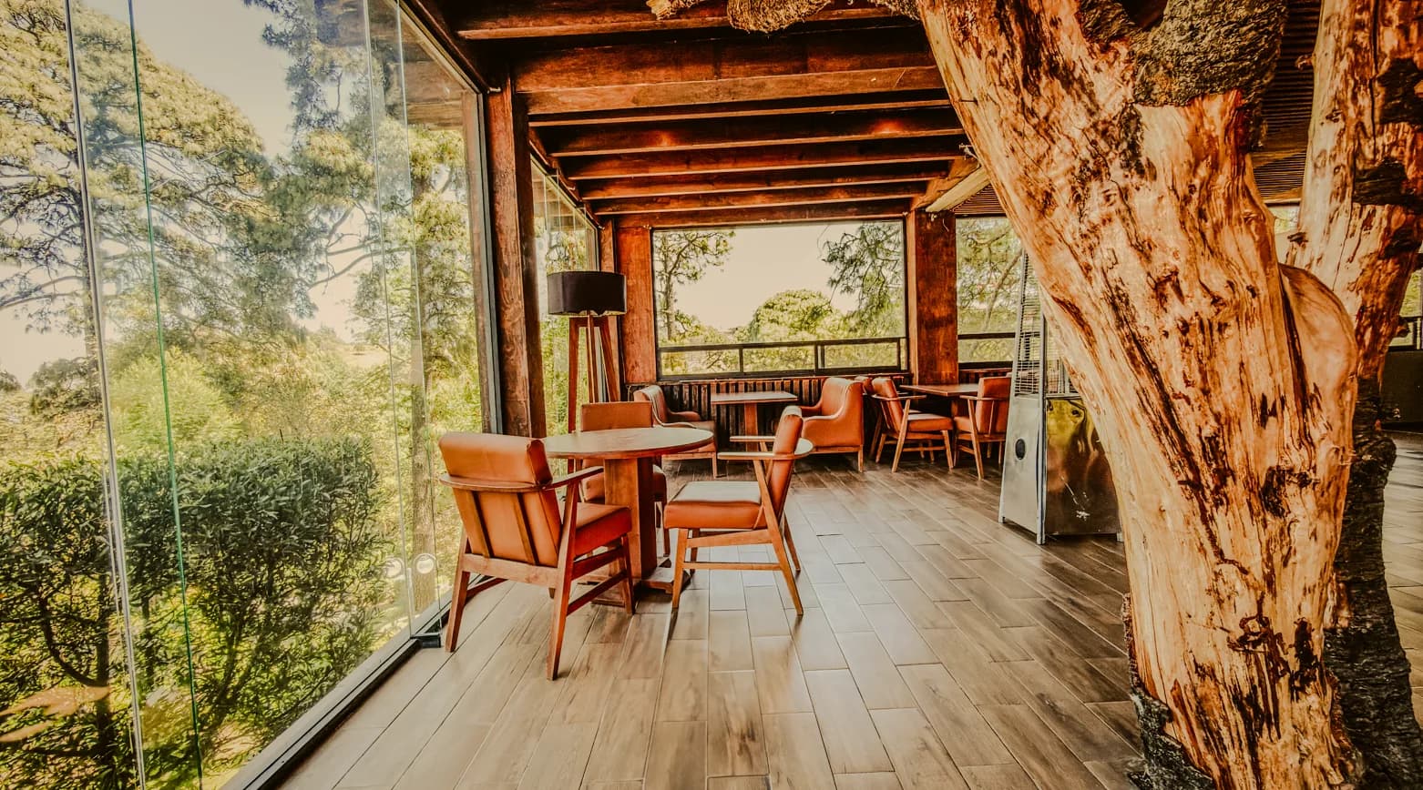 Interior del Restaurante Don Petro con fogón